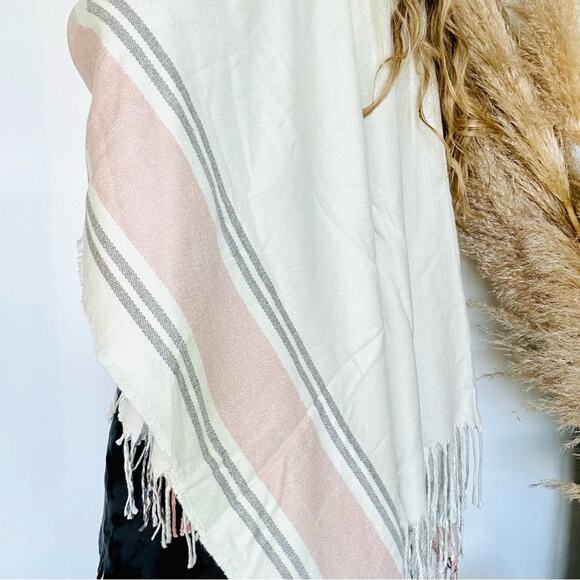 NEW SIIZU Causebox Light Grey Cream Pink Stripe Poncho Scarf Shawl Wrap Sweater - Picture 9 of 13